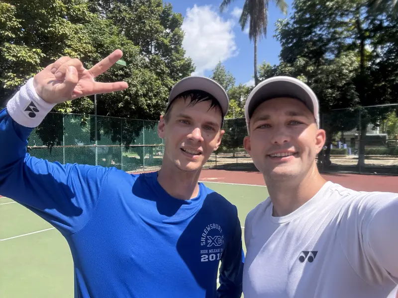 Evgeny Domnushkin выиграл(а) в спарринге у Gleb Savin со счетом 6:0, 6:1