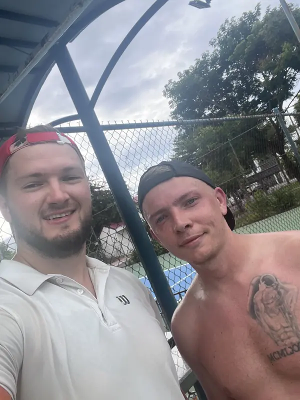 Artem Semenov выиграл(а) в спарринге у Oleg Chegodin со счетом 6:1, 6:1