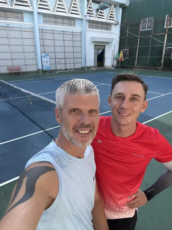 Evgeniy L выиграл(а) в спарринге у Konstantin Startsev со счетом 6:2, 6:3