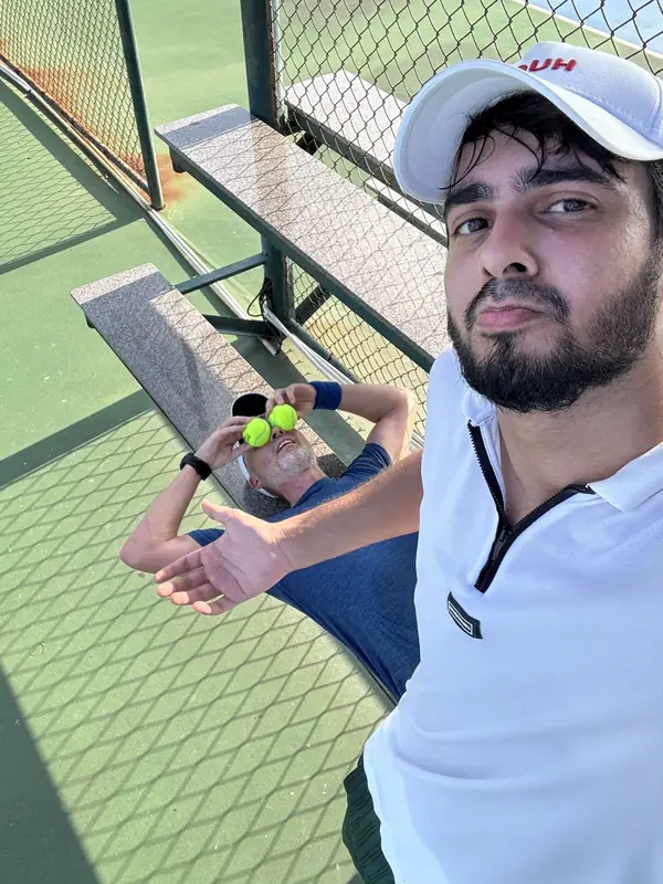 Timur Abakarov победил(а) в жестком спарринге Evgeniy L со счетом 6:7 (6:8), 7:6 (7:2) и супер тай-брейком 10:6