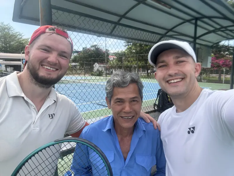 Artem Semenov победил(а) в жестком спарринге Evgeny Domnushkin со счетом 7:5, 2:3