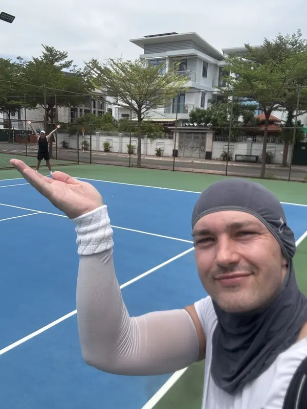Evgeny Domnushkin выиграл(а) в спарринге у Artur Zakharov со счетом 6:2
